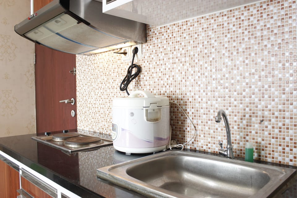 Room | Private kitchen | Fridge, stovetop, cookware/dishes/utensils
