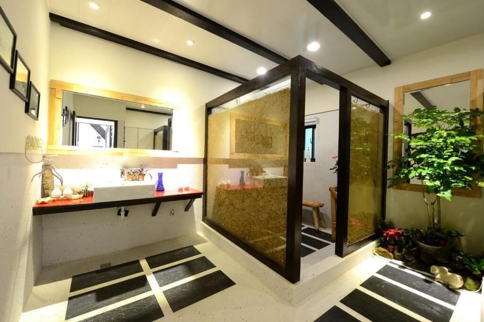 Family Room | Bathroom | Shower, hair dryer, slippers, towels