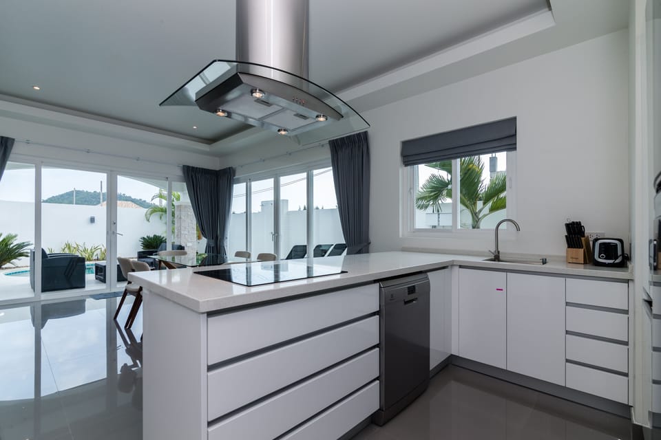 Superior Villa, 2 Bedrooms, Non Smoking, Kitchen | Private kitchen | Full-size fridge, microwave, oven, stovetop