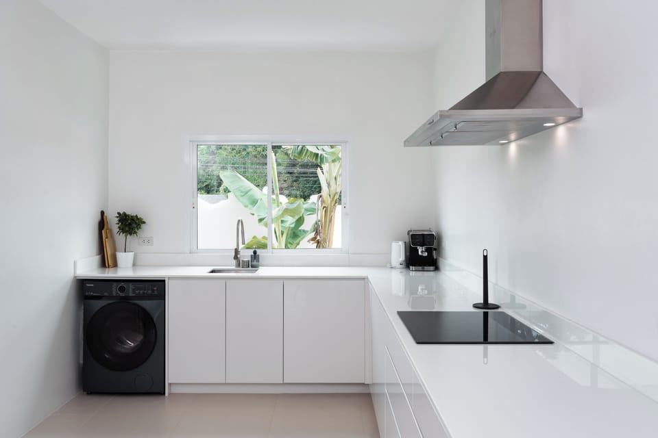 Standard Villa, 4 Bedrooms, Non Smoking, Kitchen | Private kitchen | Full-size fridge, microwave, oven, stovetop