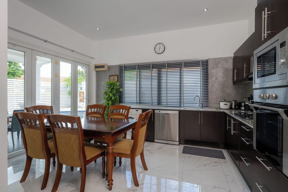 Standard Villa, 3 Bedrooms, Non Smoking, Kitchen | Private kitchen | Full-size fridge, microwave, oven, stovetop