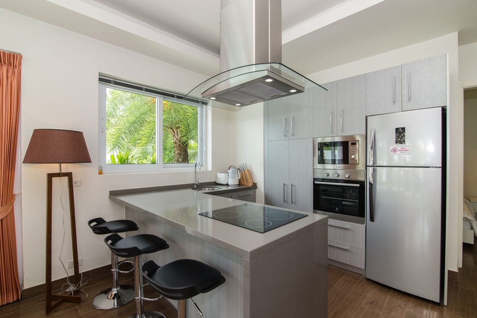 Superior Villa, 3 Bedrooms, Non Smoking, Kitchen | Private kitchen | Full-size fridge, microwave, oven, stovetop