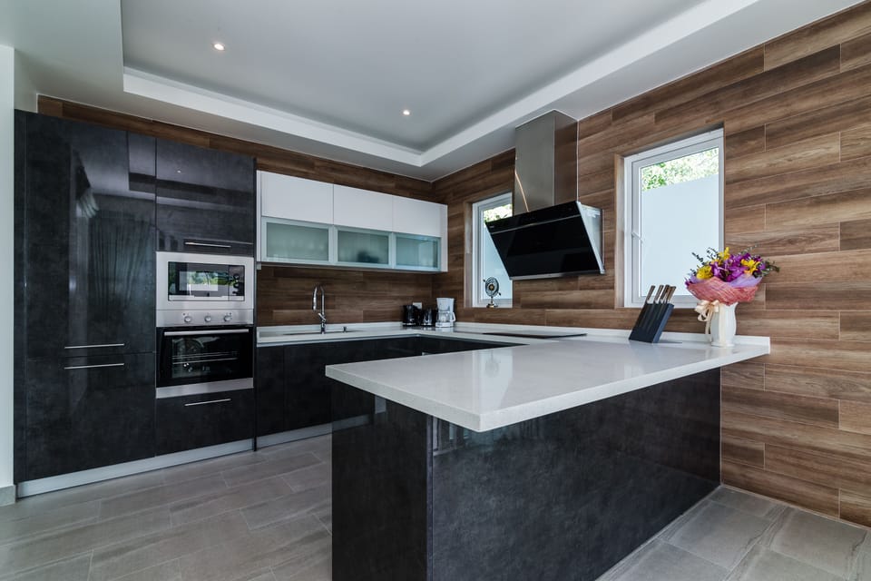 Grand Villa, 5 Bedrooms, Non Smoking, Kitchen | Private kitchen | Full-size fridge, microwave, oven, stovetop