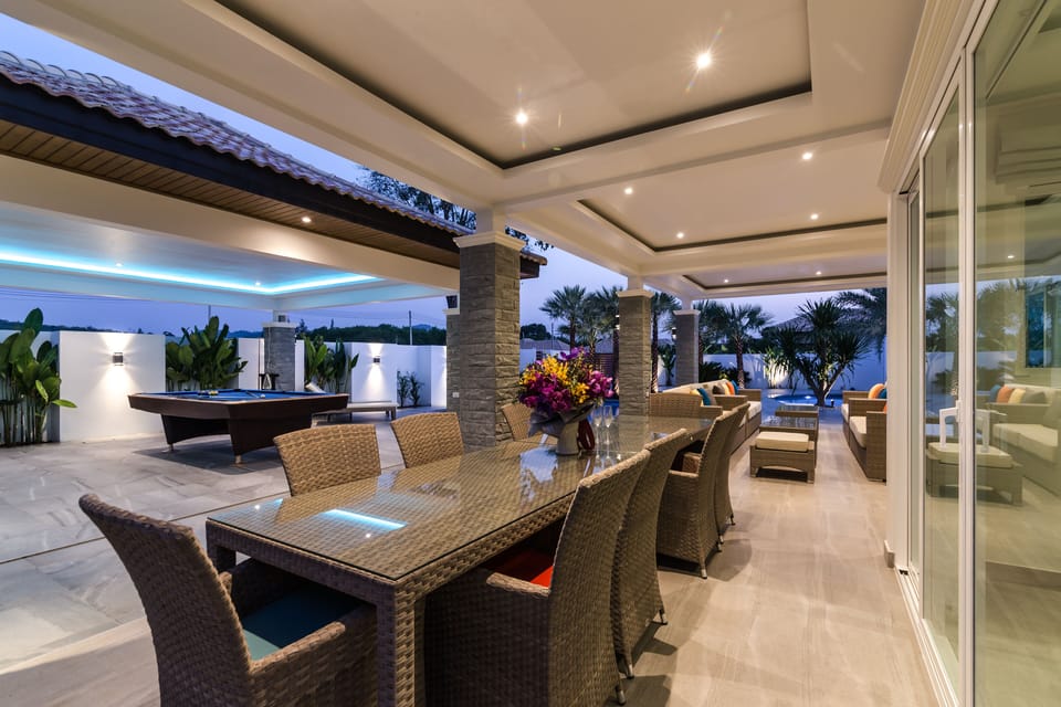 Grand Villa, 5 Bedrooms, Non Smoking, Kitchen | View from room