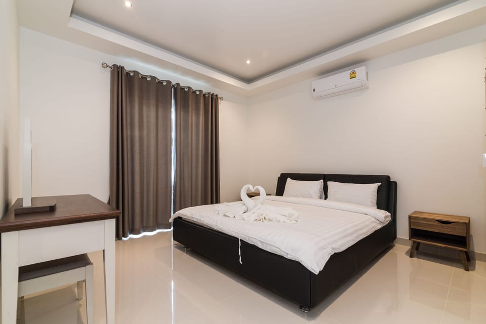 Superior Villa, 3 Bedrooms, Non Smoking, Kitchen | 3 bedrooms, blackout drapes, iron/ironing board, travel crib