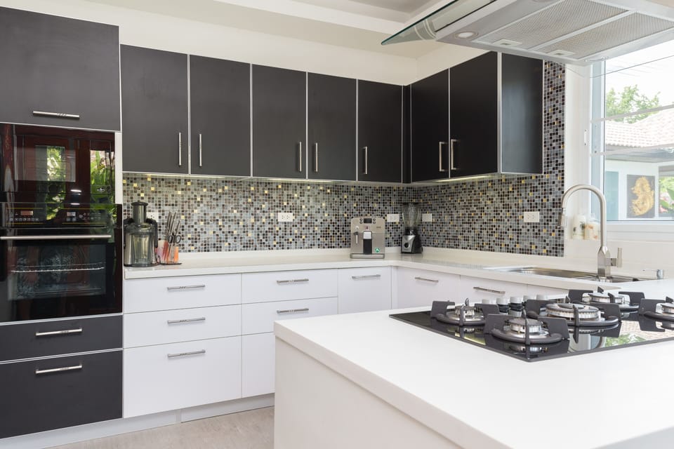 Superior Villa, 4 Bedrooms, Non Smoking, Kitchen | Private kitchen | Full-size fridge, microwave, oven, stovetop
