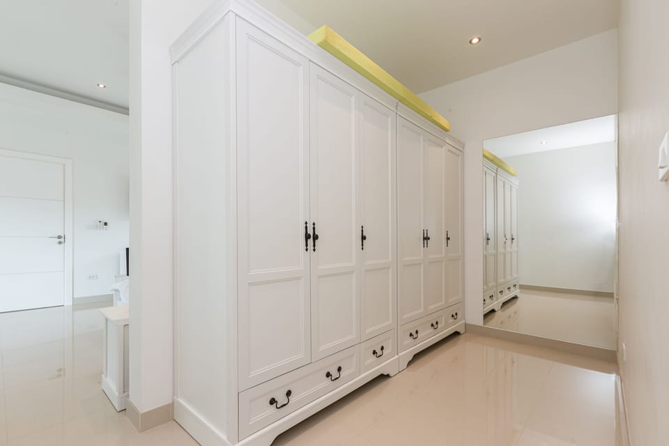 Superior Villa, 3 Bedrooms, Non Smoking, Kitchen | 3 bedrooms, blackout drapes, iron/ironing board, travel crib