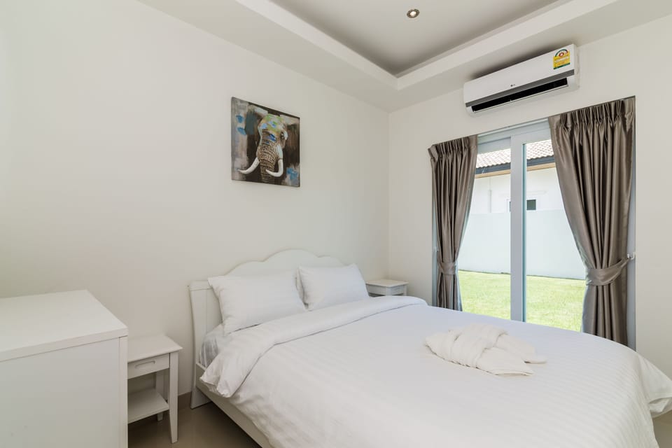 Superior Villa, 3 Bedrooms, Non Smoking, Kitchen | 3 bedrooms, blackout drapes, iron/ironing board, travel crib
