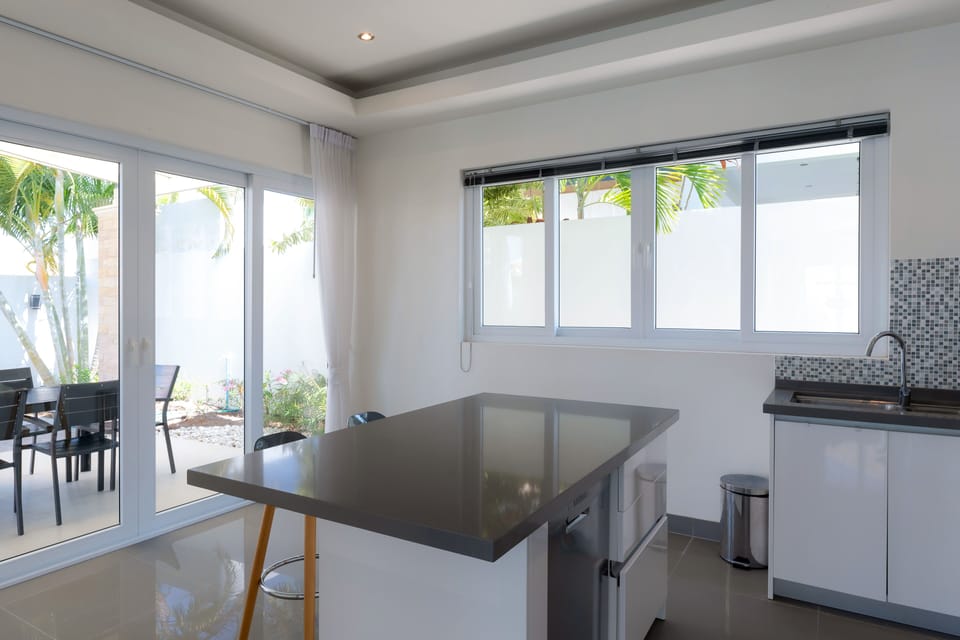 Superior Villa, 3 Bedrooms, Non Smoking, Kitchen | Private kitchen | Full-size fridge, microwave, oven, stovetop