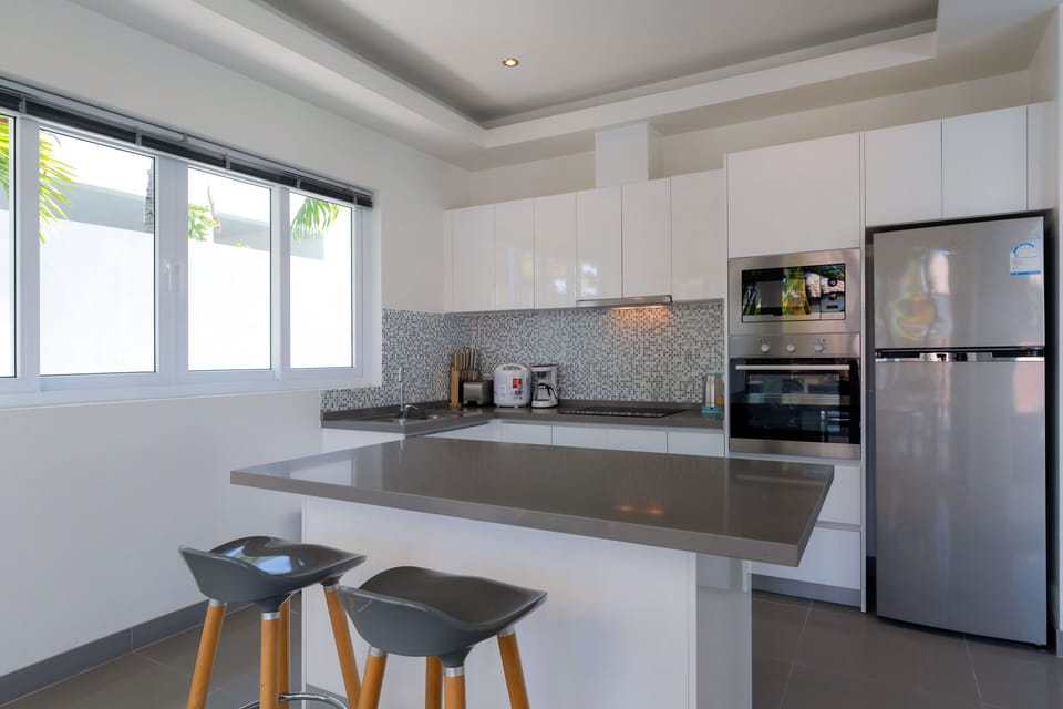 Superior Villa, 3 Bedrooms, Non Smoking, Kitchen | Private kitchen | Full-size fridge, microwave, oven, stovetop