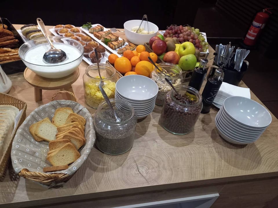 Daily buffet breakfast for a fee