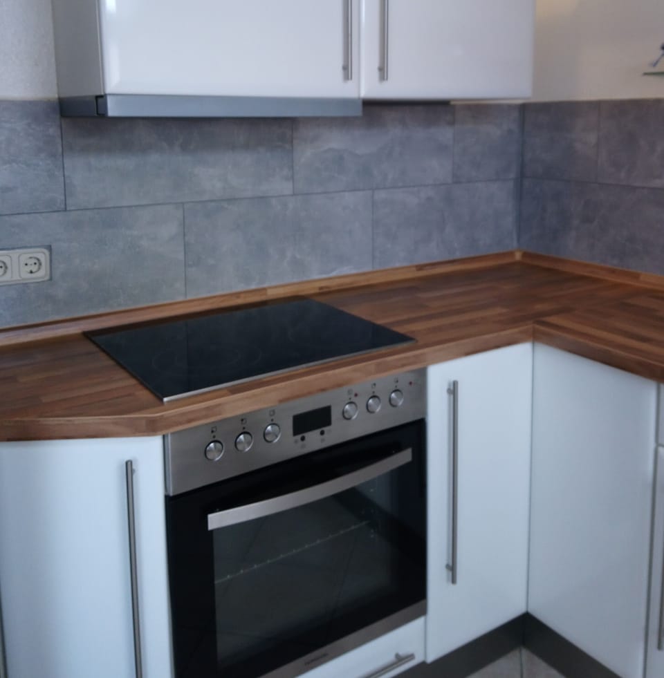 Apartment, 2 Bedrooms | Private kitchen | Fridge, microwave, oven, stovetop