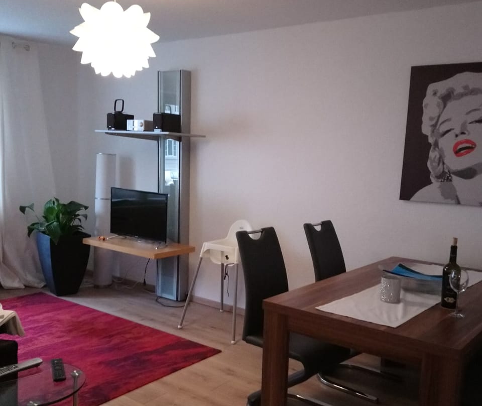 Apartment, 2 Bedrooms | In-room dining