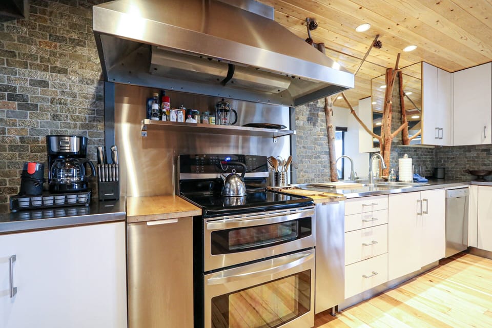 Condo, 1 Bedroom | Private kitchen | Fridge, microwave, dishwasher, coffee/tea maker