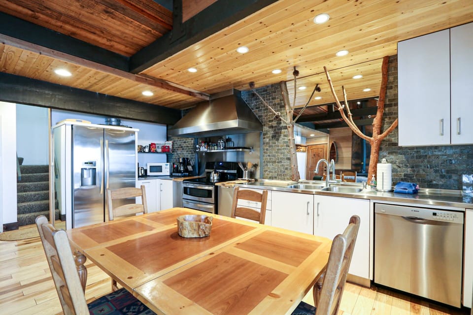 Condo, 1 Bedroom | Private kitchen | Fridge, microwave, dishwasher, coffee/tea maker