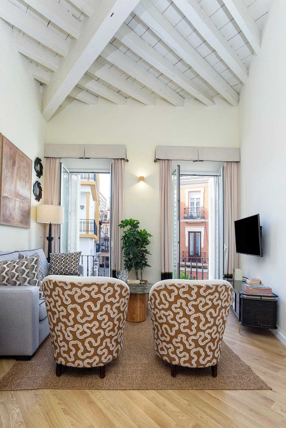Apartment (2 Bedrooms) | Living area | 32-inch TV with cable channels