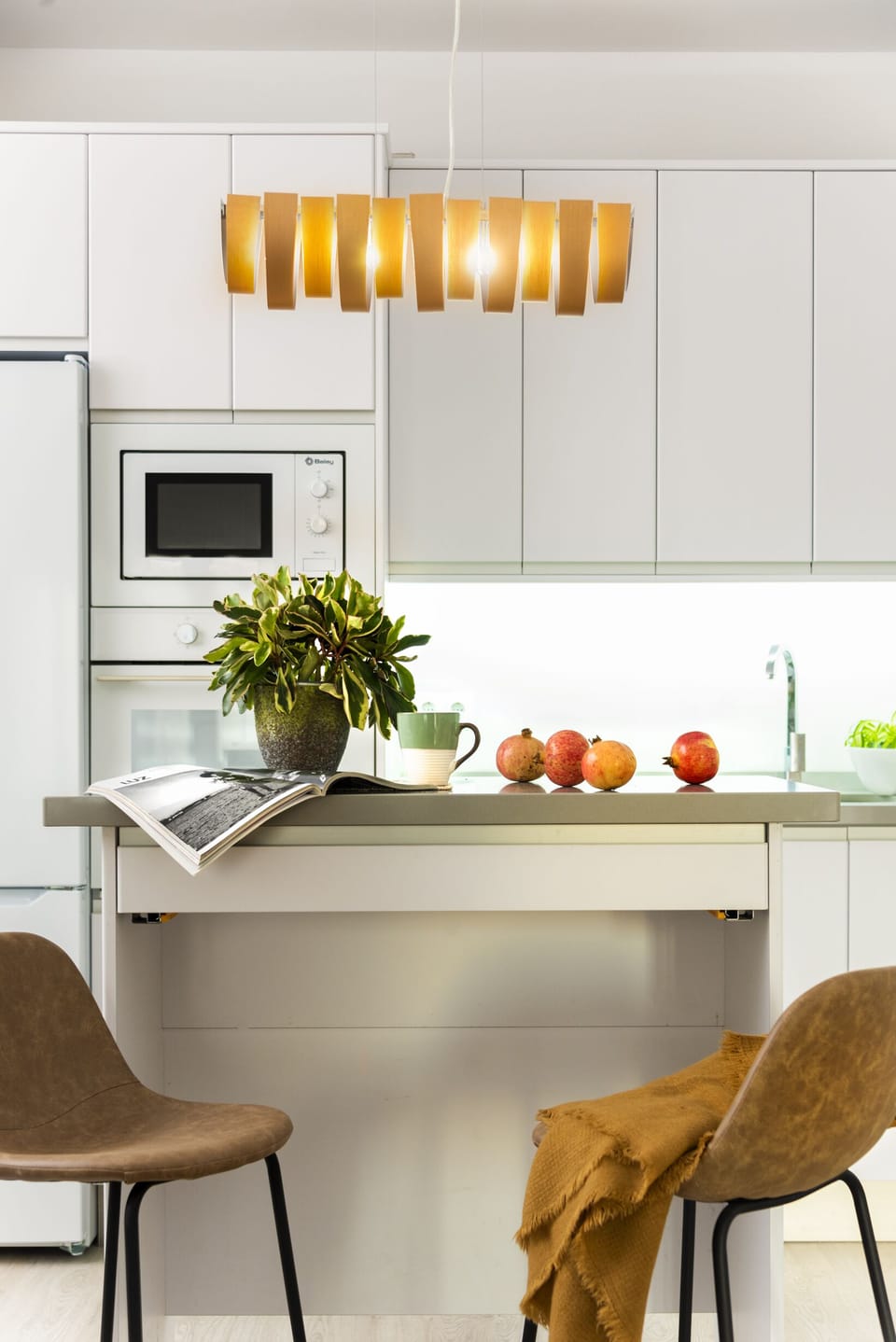 Apartment (4 Bedrooms) | Private kitchen | Coffee/tea maker, fridge, microwave, oven