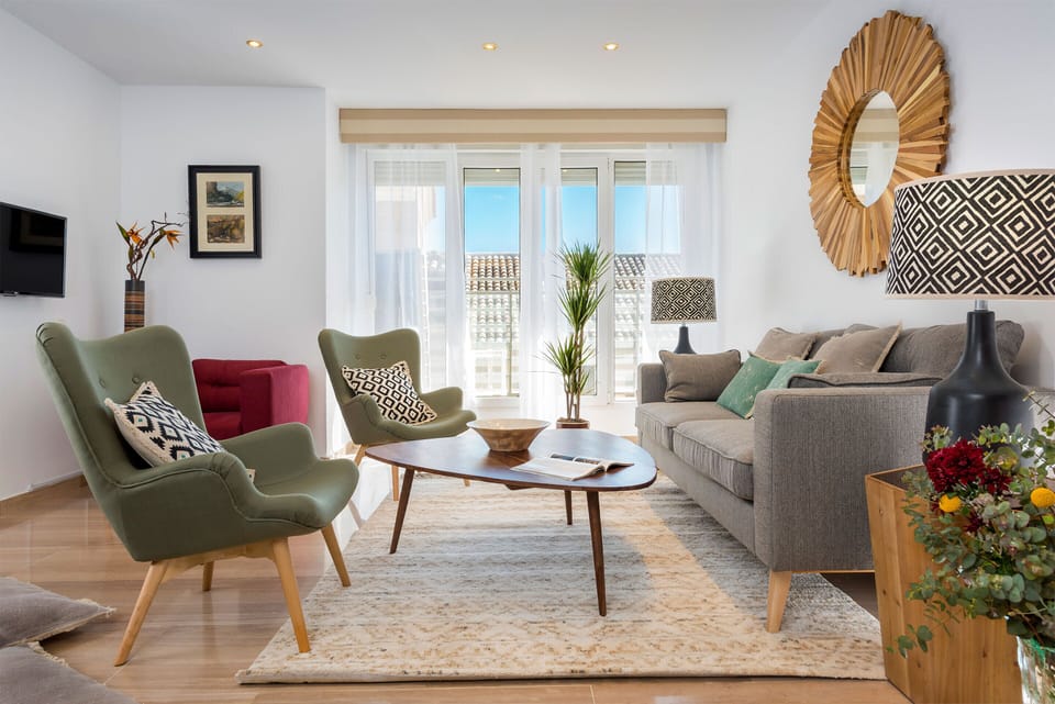 Apartment (3 Bedrooms) | Living area | 32-inch TV with cable channels