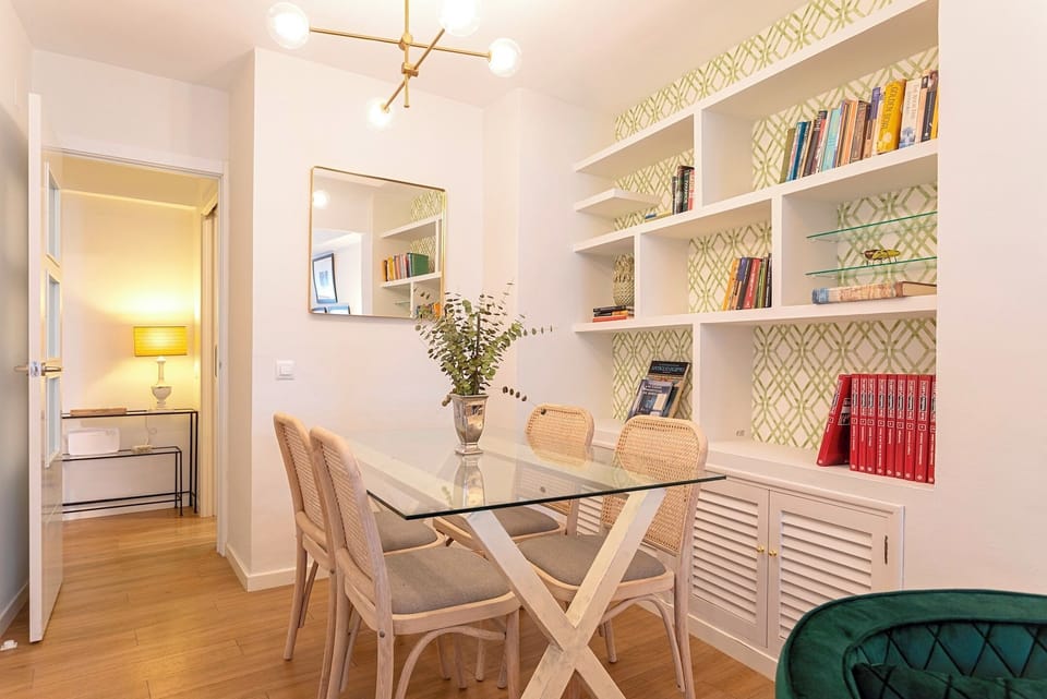 Apartment (2 Bedrooms) | In-room dining