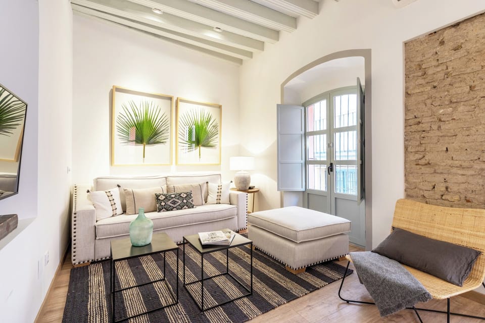 Apartment (1 Bedroom) | Living area | 32-inch TV with cable channels