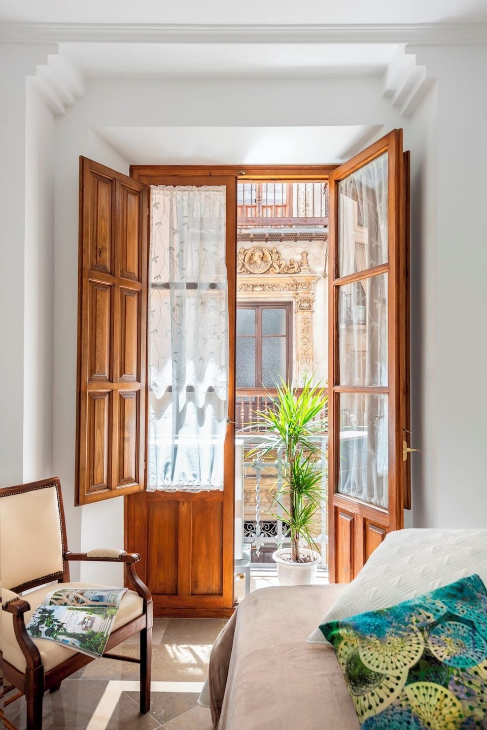 Apartment (1 Bedroom) | Living area | 32-inch TV with cable channels