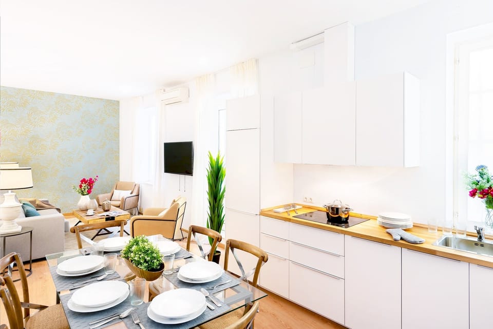 Apartment (2 Bedrooms) | Private kitchen | Full-size fridge, microwave, stovetop, coffee/tea maker