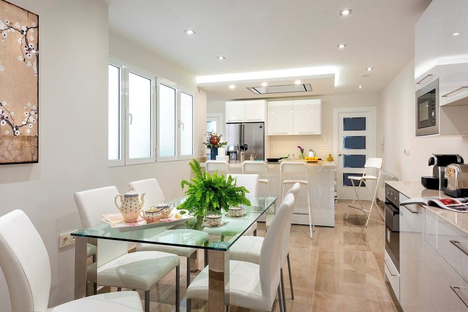 Apartment (3 Bedrooms) | In-room dining