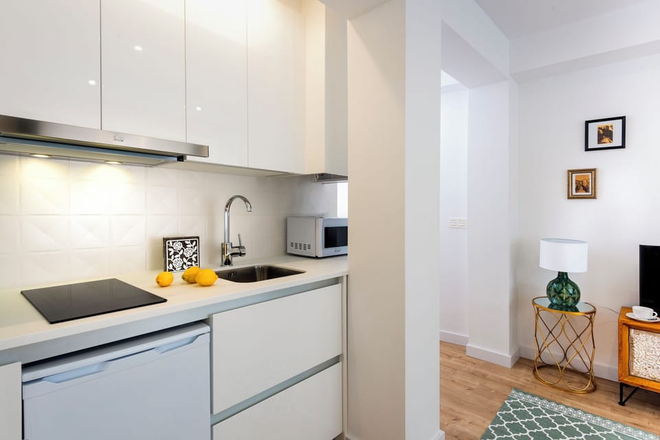 Apartment (1 Bedroom) | Private kitchen | Coffee/tea maker, full-size fridge, microwave, stovetop