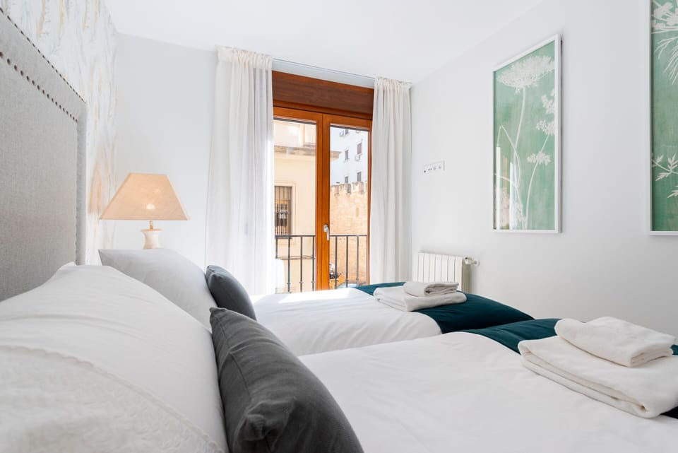 Apartment (3 Bedrooms) | 3 bedrooms, iron/ironing board, free WiFi, bed sheets