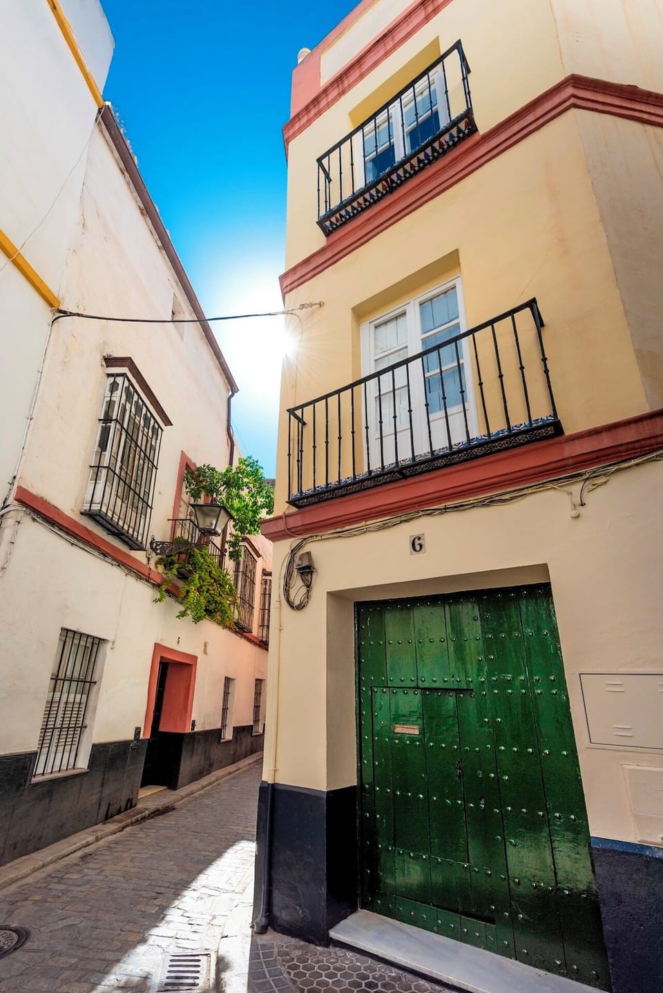 Apartment (5 Bedrooms) | Front of property