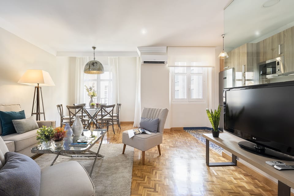 Apartment (2 Bedrooms) | Living room | 32-inch flat-screen TV with cable channels, TV