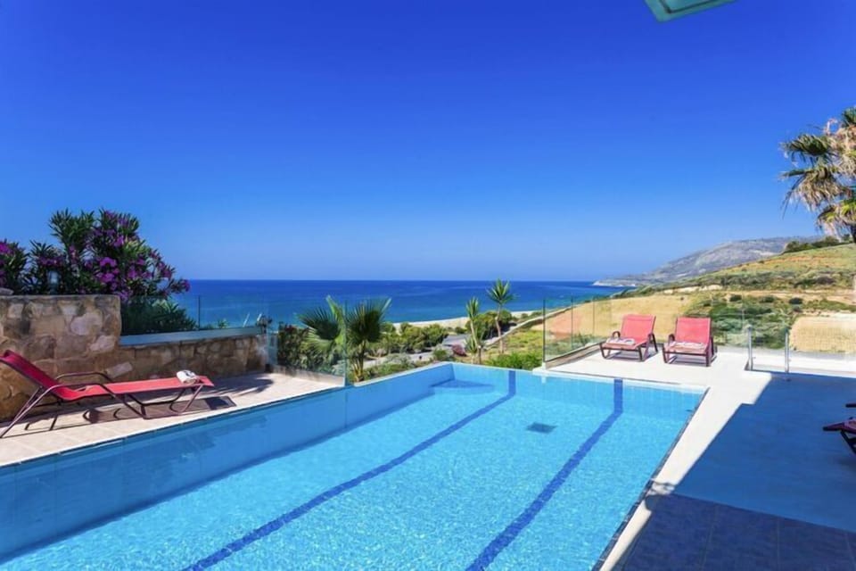 Holiday Home Swimming Pool