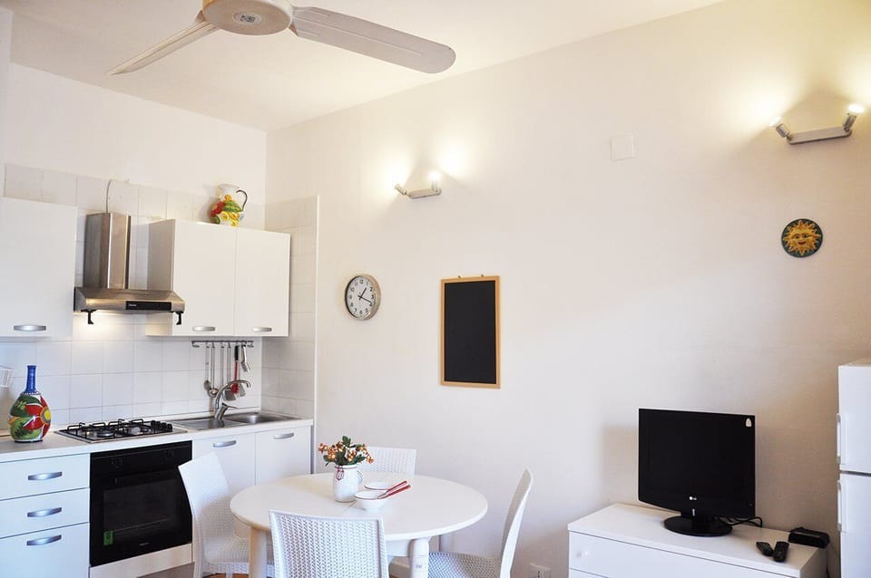 Apartment, 1 Bedroom | In-room dining