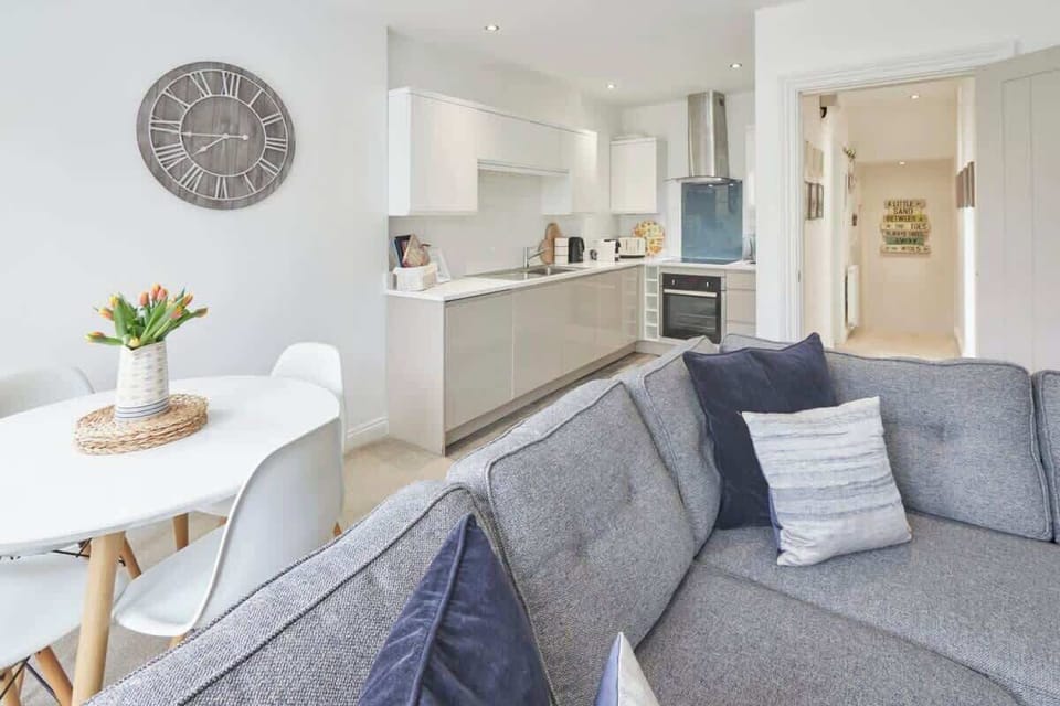 Number 2 at Pannett Apartments, Whitby - Host & Stay