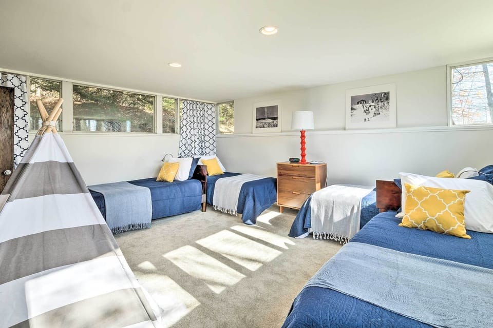 Bedroom 5 | 4 Twin Beds