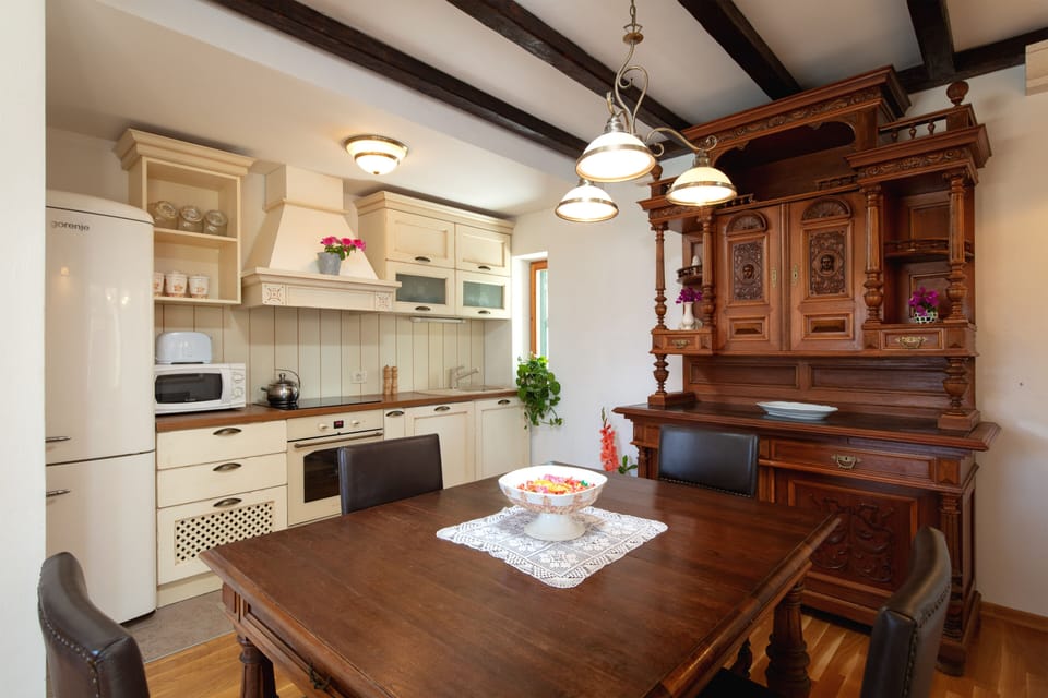 Villa, 4 Bedrooms, Private Pool | In-room dining