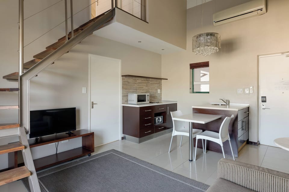 Loft, 2 Bedrooms | Premium bedding, Select Comfort beds, minibar, in-room safe