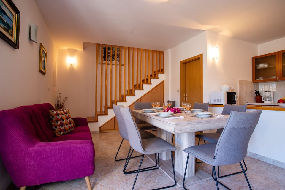 Villa | In-room dining