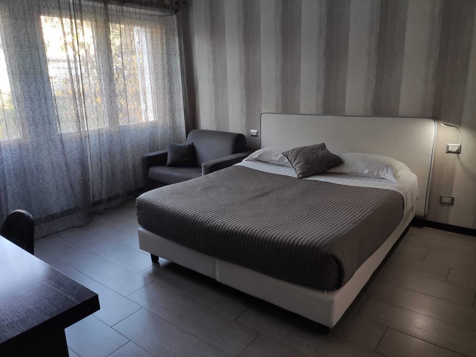 Deluxe Room | Egyptian cotton sheets, premium bedding, down comforters, free minibar