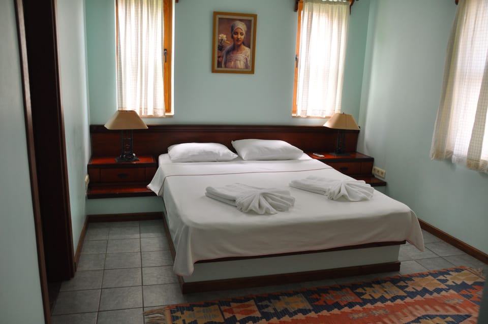 In-room safe, rollaway beds, free WiFi