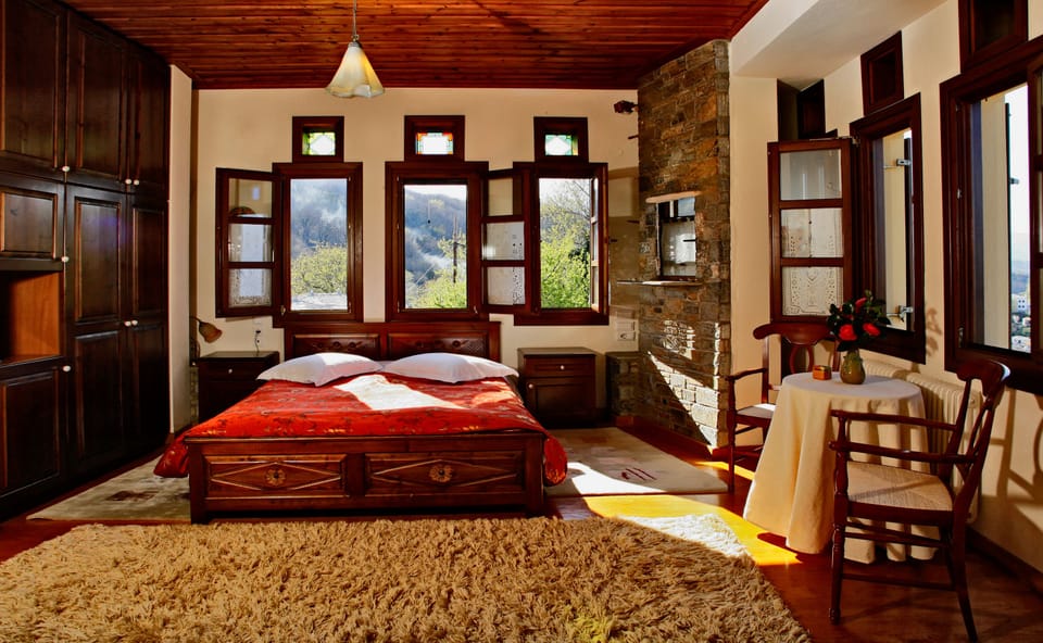 Junior Suite | Egyptian cotton sheets, premium bedding, down comforters, minibar