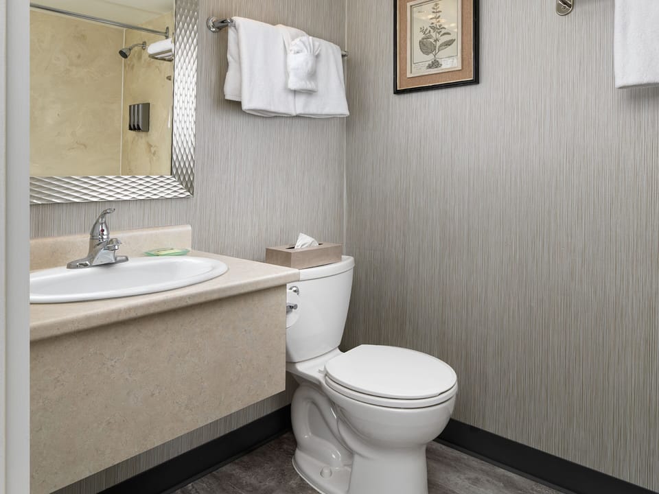 Huntingdon Hotel and Suites Hotel in Victoria