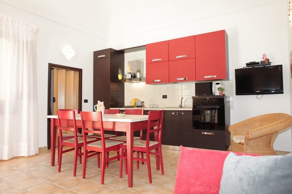 Apartment, 2 Bedrooms | In-room dining