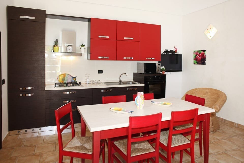Apartment, 2 Bedrooms | In-room dining