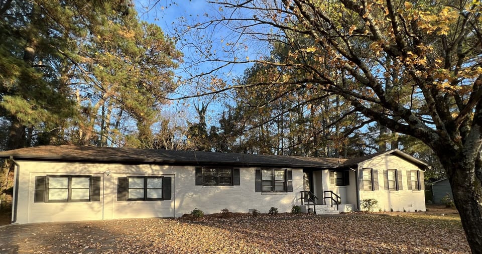 Front of the house. Two driveways that can fit up to 6 vehicles