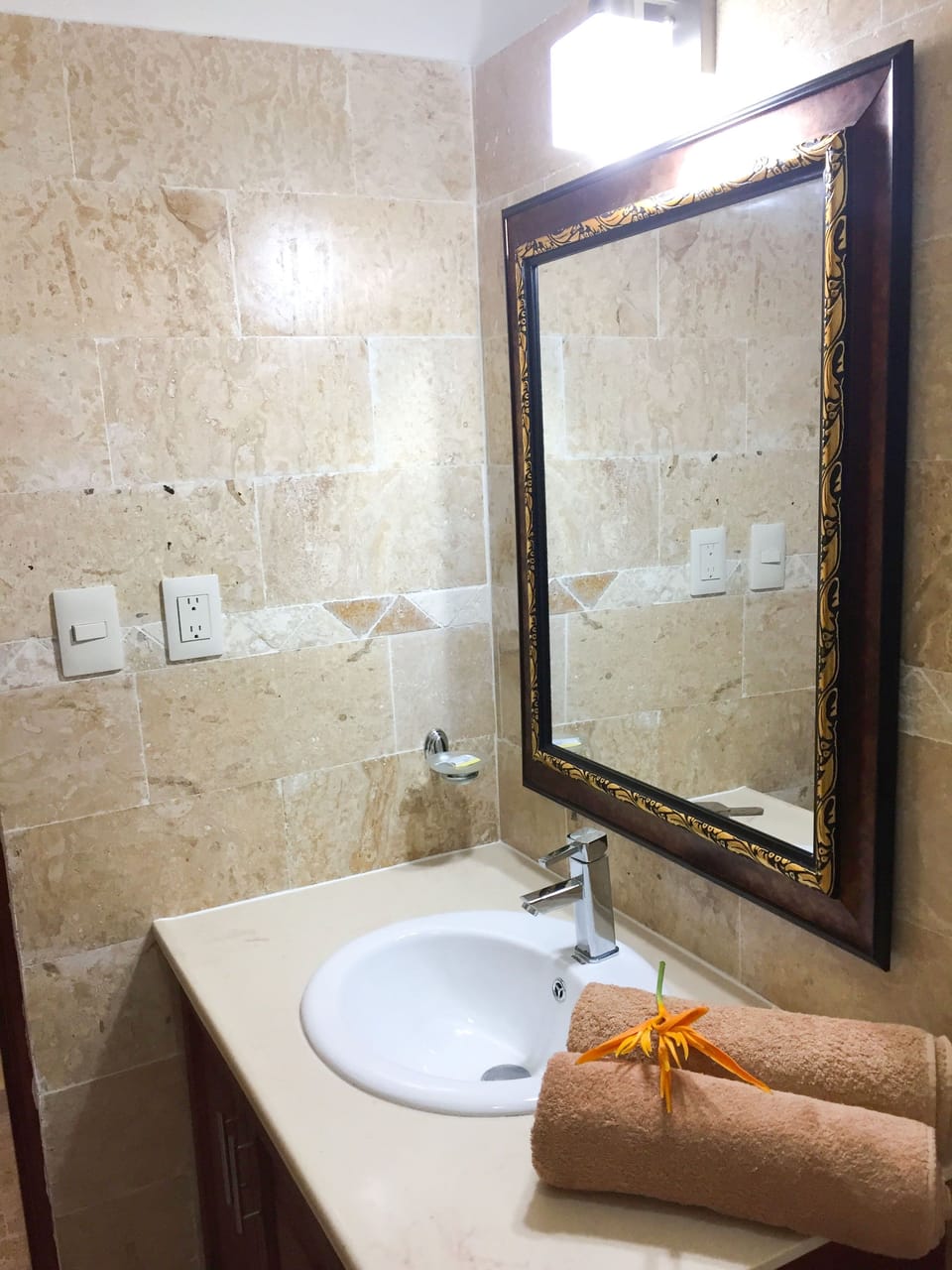 Bathroom sink