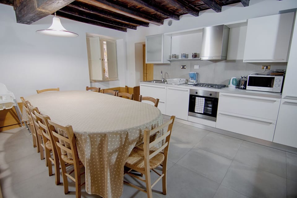 Apartment, Private Bathroom, City View (Rinidia Roma Centro) | Private kitchen