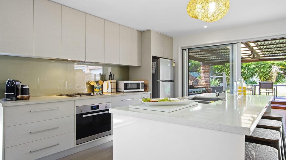 Amersham | Kitchen | Coffee machine | Microwave | Oven | Cooktop