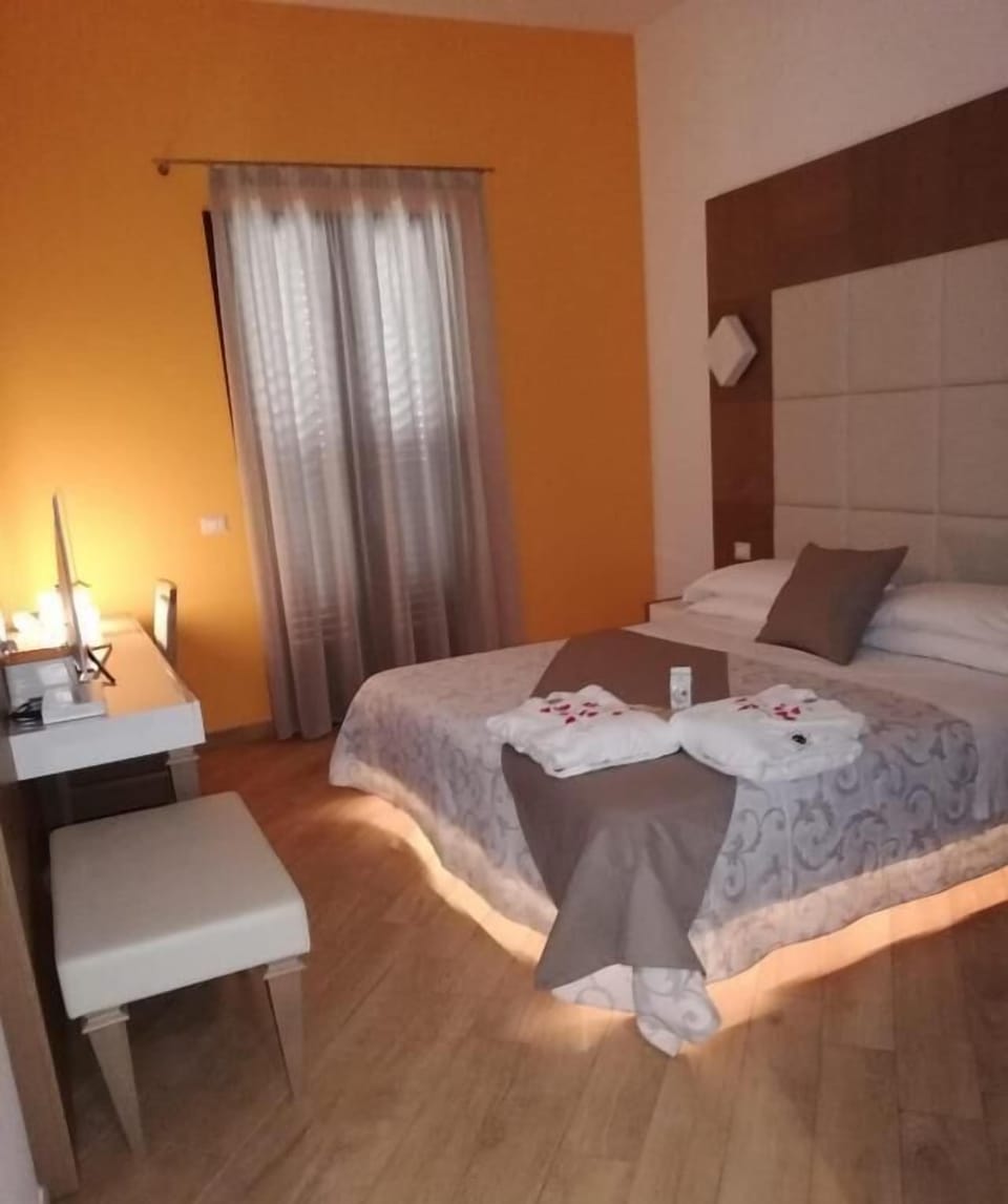 Premium bedding, Select Comfort beds, minibar, in-room safe