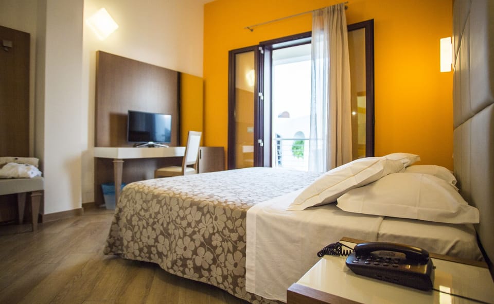 Standard Room | Premium bedding, Select Comfort beds, minibar, in-room safe